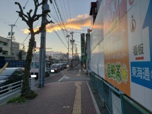 東海通の交差点
