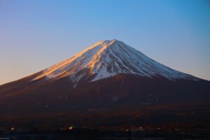 富士登山で高山病に備える準備の様子