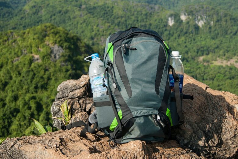 登山用ボトルホルダーはザックのショルダーハーネスとの相性で決まる