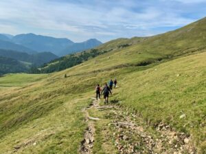 登山ツアーの申し込み前に確認する初心者