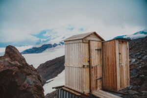 登山口や山小屋のトイレと携帯トイレが必要になる場面