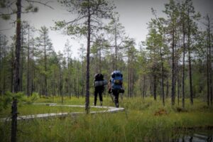 ザックカバーとドライバッグを使い分ける登山の防水対策