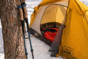 登山用シュラフの選び方、形状・中綿・温度・収納サイズの4つの軸