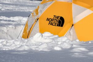 ノースフェイスの登山靴の選び方を確認するイメージ