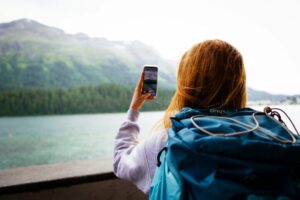 持ち方で選ぶ登山のスマホホルダーポーチ