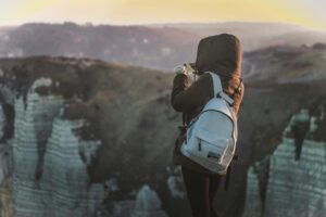 登山でスマホを持つ5つの方法を比較する